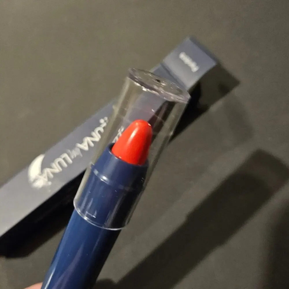 Luna by Luna Cosmetics Lip Crayon in Pandora